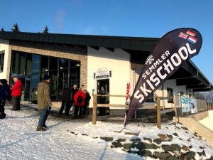 Schneewittchenhaus Skiverleih Klante in Winterberg - Skiliftkarussell
